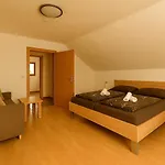 Appartementhaus شقة